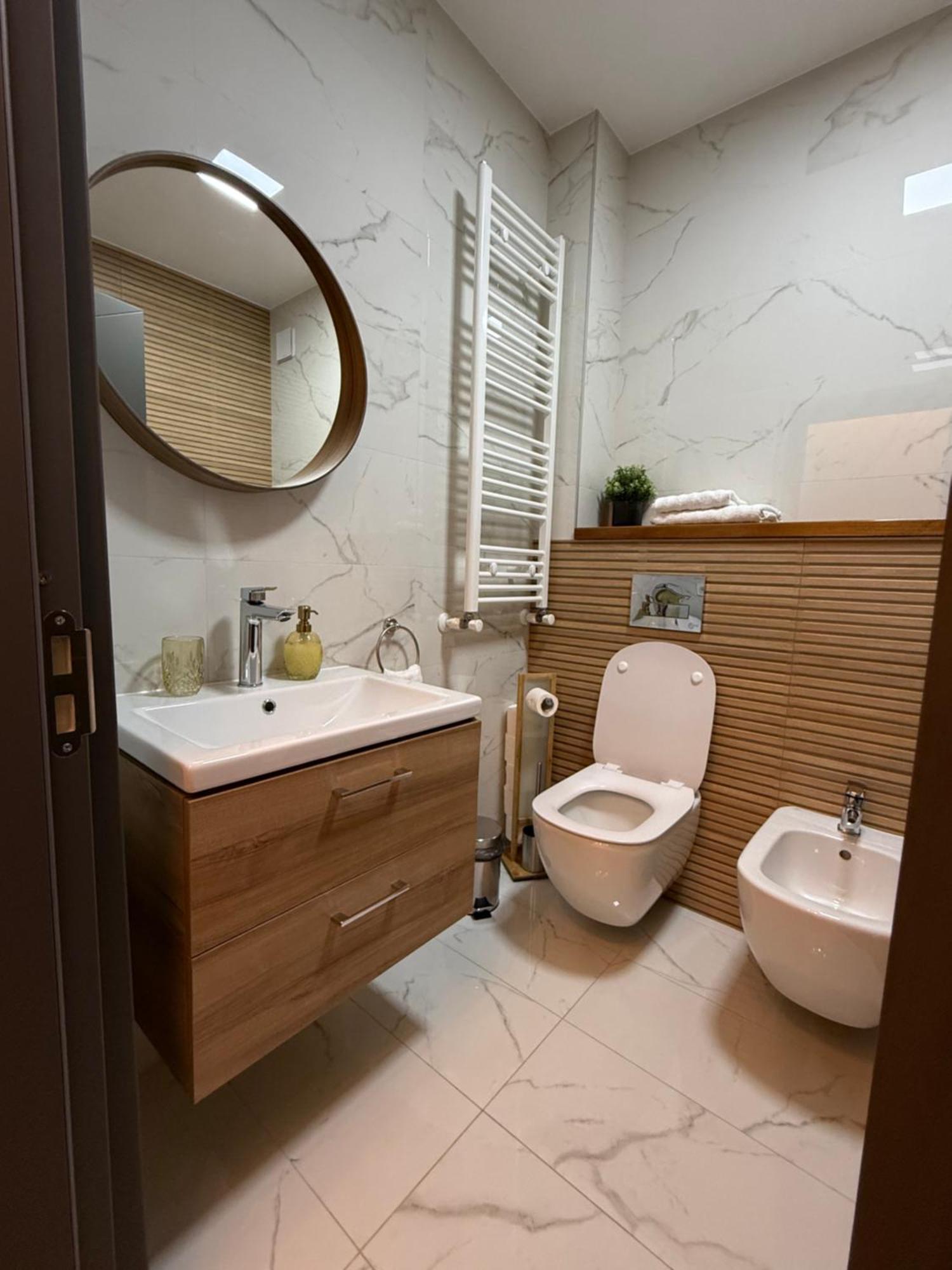 Illy Home Râmnicu Vâlcea Exteriör bild