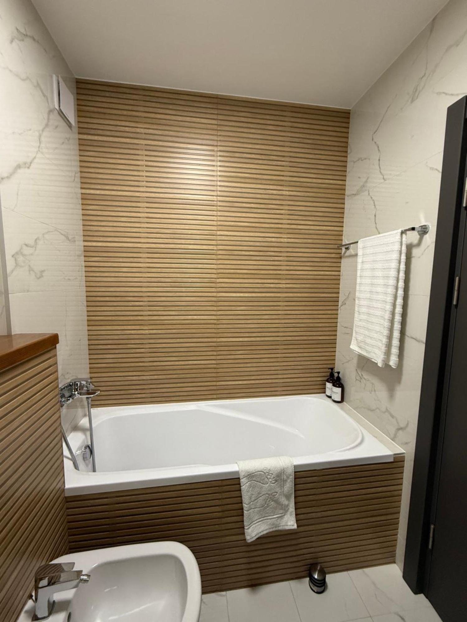 Illy Home Râmnicu Vâlcea Exteriör bild